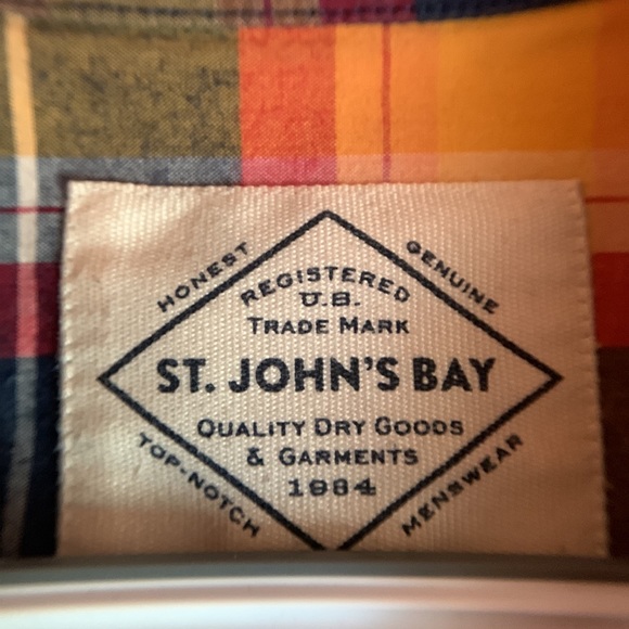 Men’s Button-Up Plaid Shirt - Picture 4 of 4